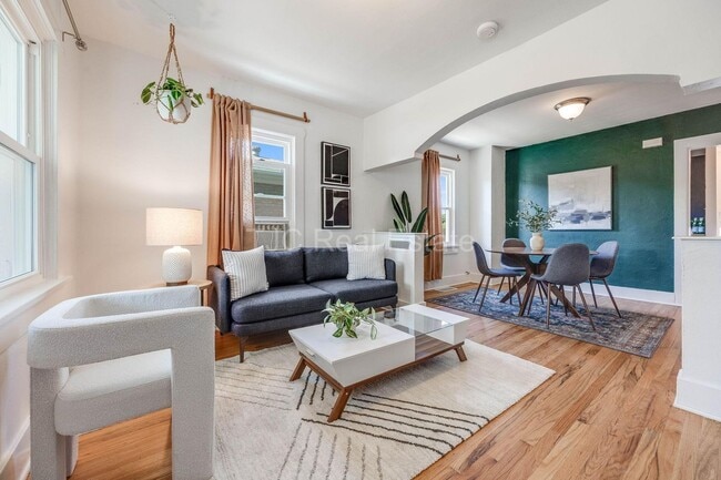 Building Photo - 4907 Grove St