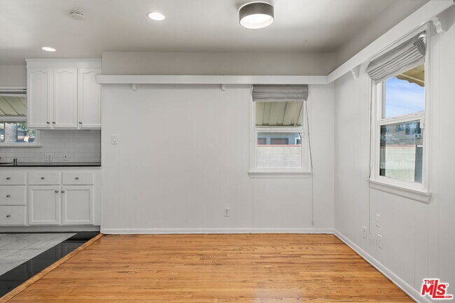 Building Photo - 15328 Vose St