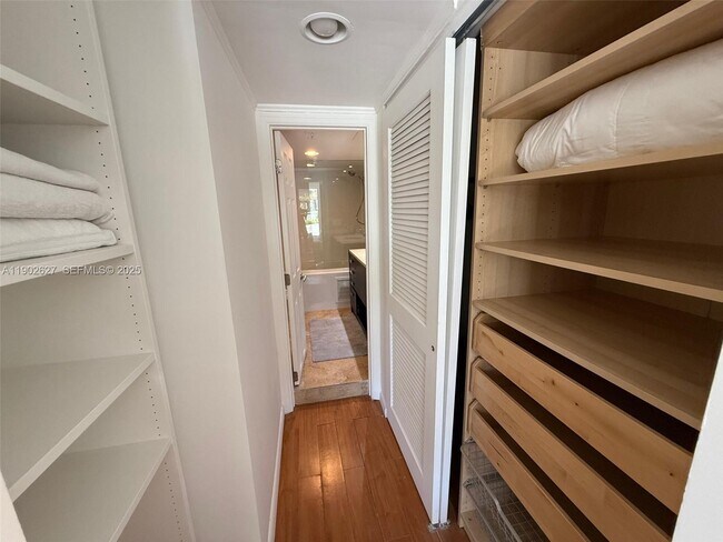 Building Photo - 1500 Bay Rd