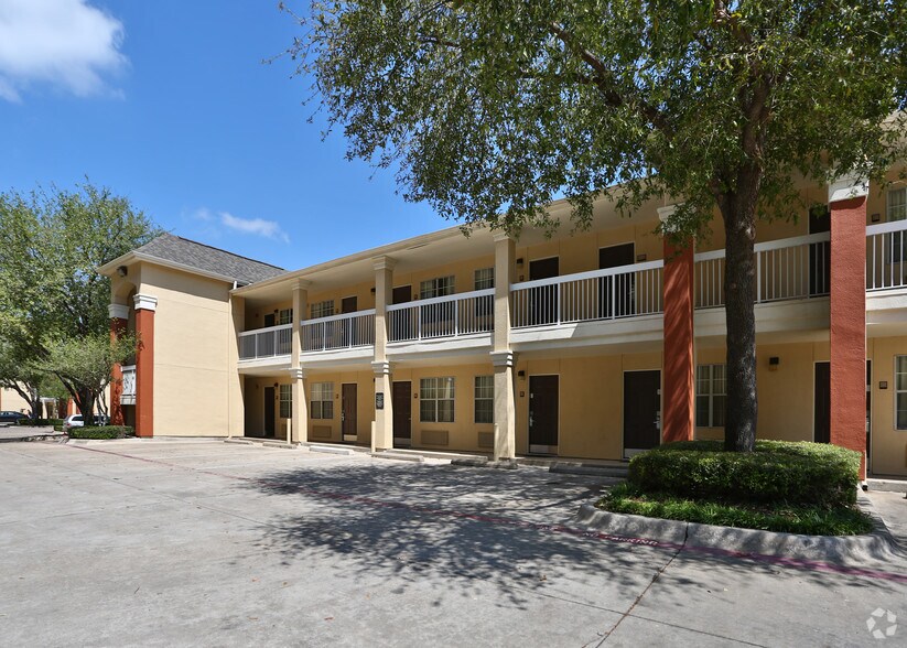 Furnished Studio Fort Worth 1601 River Run Fort Worth TX 76107