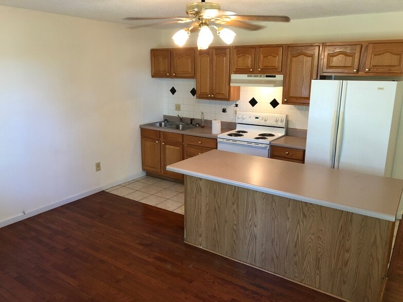 This is an additional unit that will be available July 15 2025 - 800 John Exum Pkwy