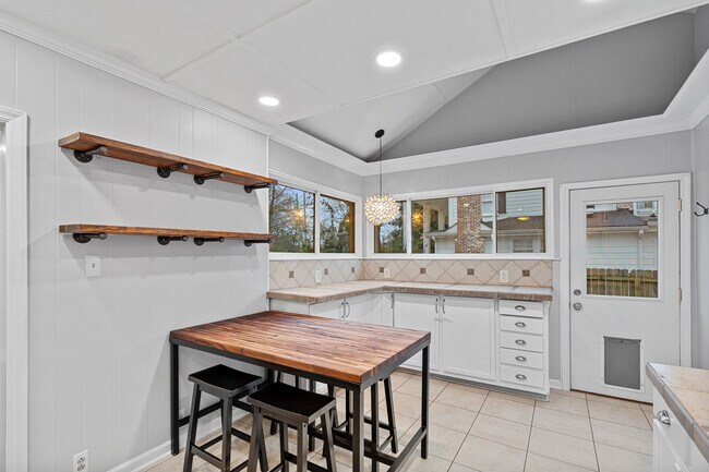 Building Photo - 2101 Mandarin Blvd