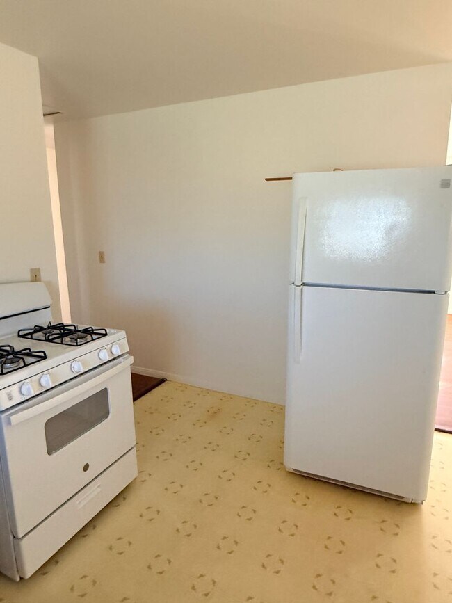 Building Photo - 9278 11th Ave