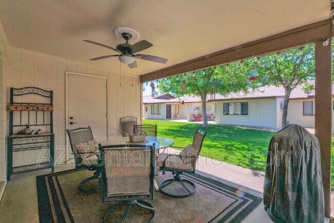 Building Photo - 2064 S Farnsworth Dr