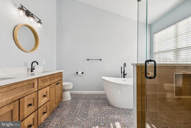 Building Photo - 43605 Dunhill Cup Square