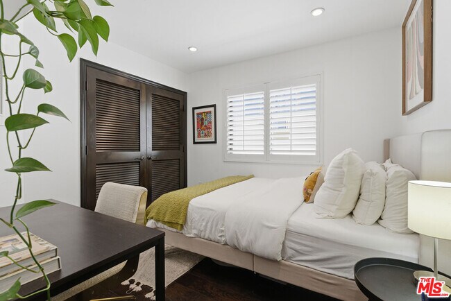 Building Photo - 500 Orlando Ave