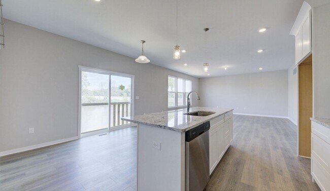 Building Photo - 2132 Shale Dr