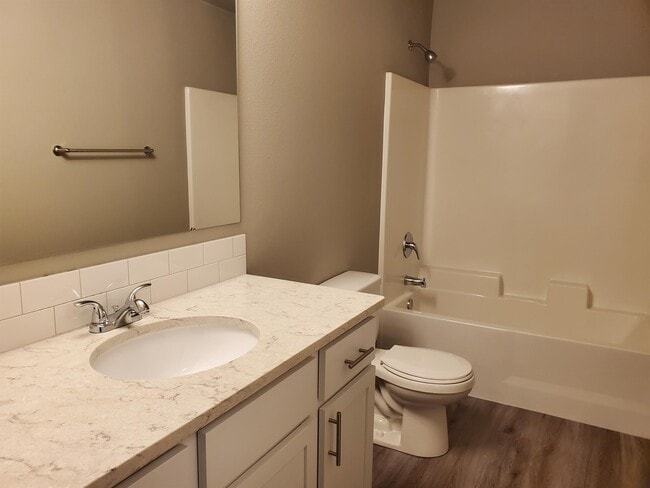 Building Photo - 6909 Delaney Ln NE