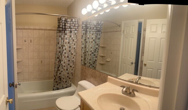 Building Photo - 616 Eastbrooke Ln