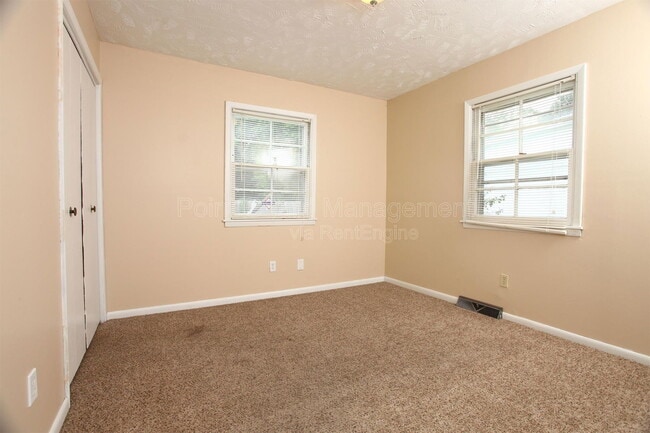 Building Photo - 1615 W Crawford St