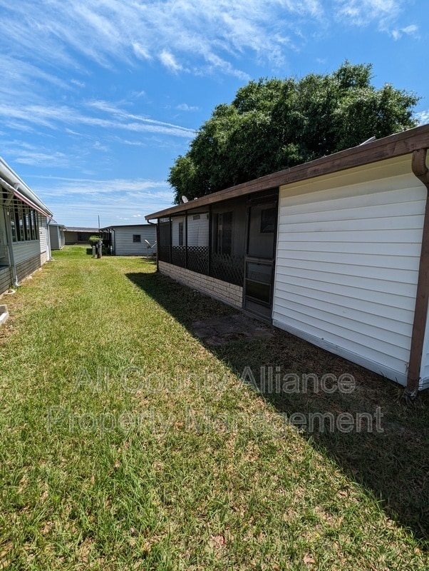Building Photo - 34335 Lodge Dr