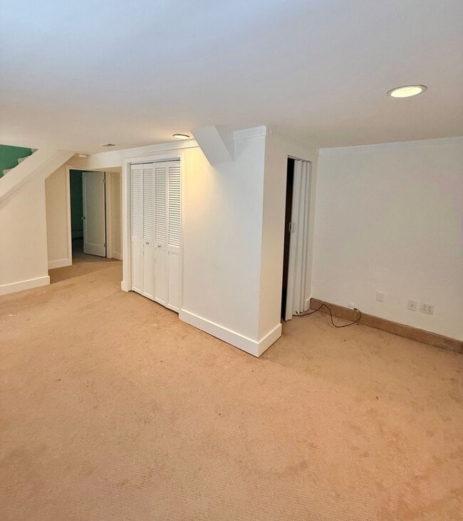 Building Photo - Stylish 3-Bed, 2-Bath Home in the Heart of...