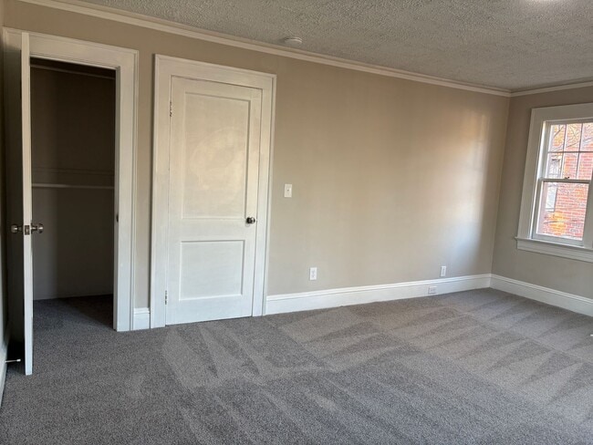 Building Photo - 2 Bedroom, 1 Bathroom Apartment in Reidsville!