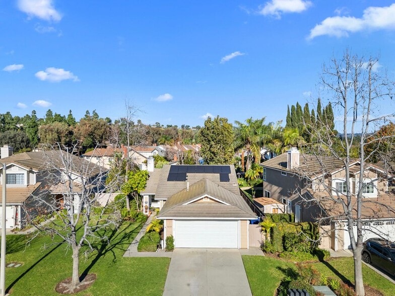 Building Photo - 5059 Via Calderon