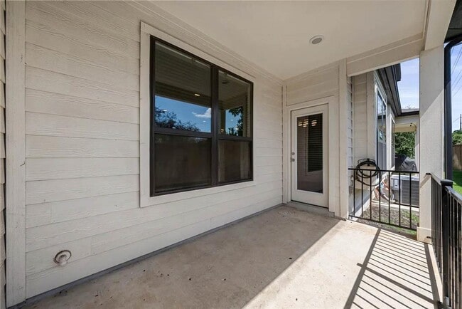 Building Photo - 12315 Maypole Bend