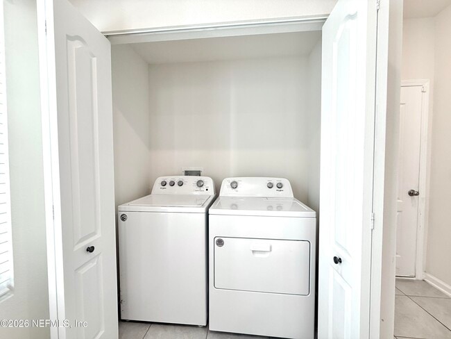 Building Photo - 7670 Legacy Trl