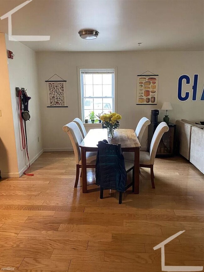 Building Photo - 5 BED 2.5 BATH IN ALLSTON!!!!!!