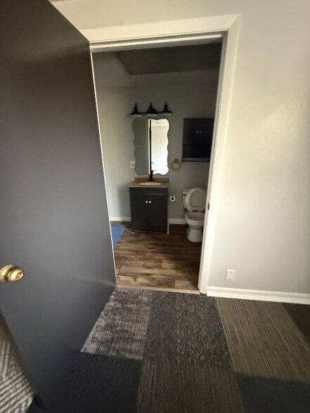 Building Photo - 614 E McKee St