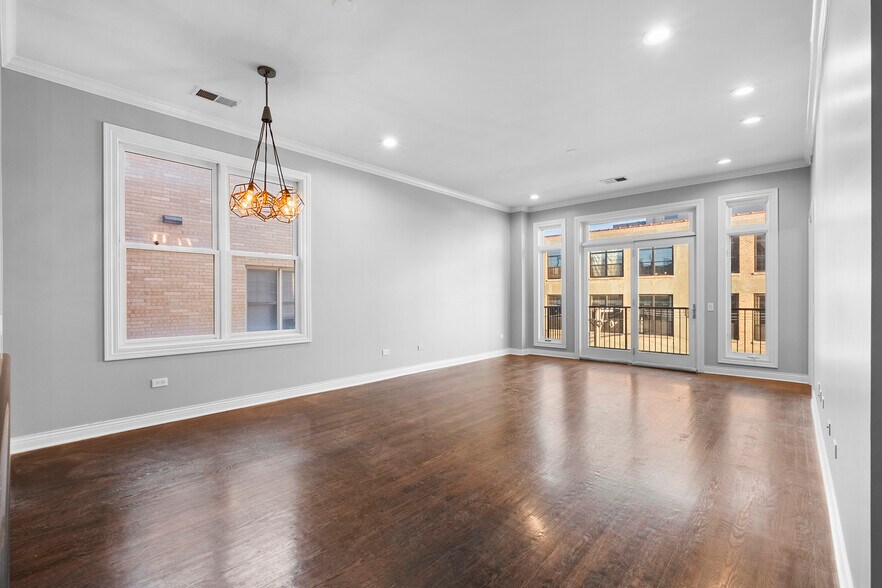 Building Photo - 1355 W Washington Blvd