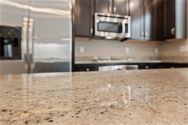 Building Photo - 10966 Sardinia Sands Dr