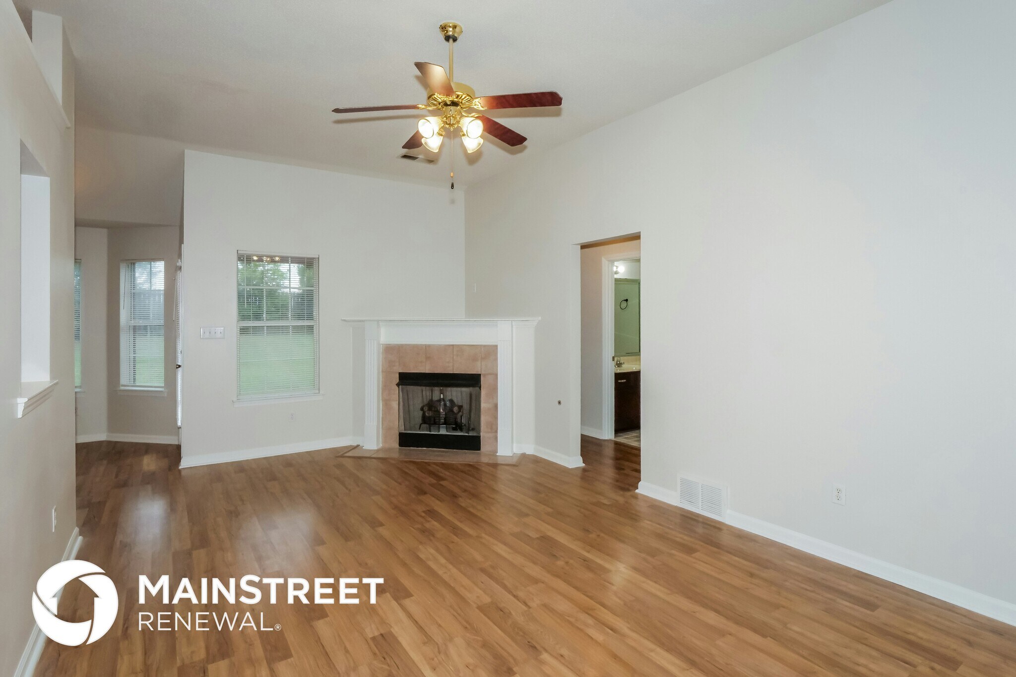 Building Photo - 8486 Clubview Dr