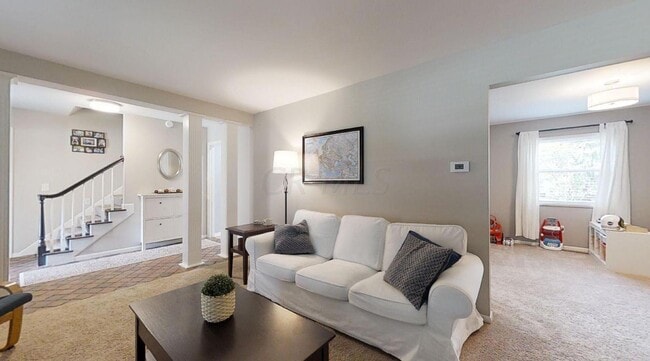 Building Photo - 303 Greenglade Ave