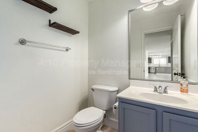 Building Photo - 3748 E Betsy Ln