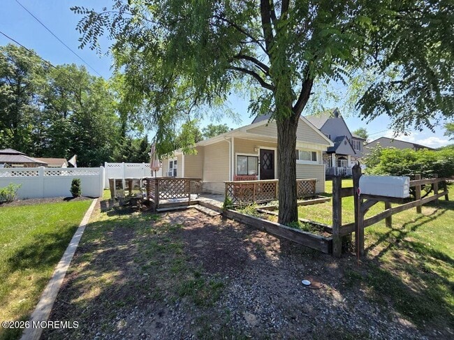 Building Photo - 16 Leocadia Ct