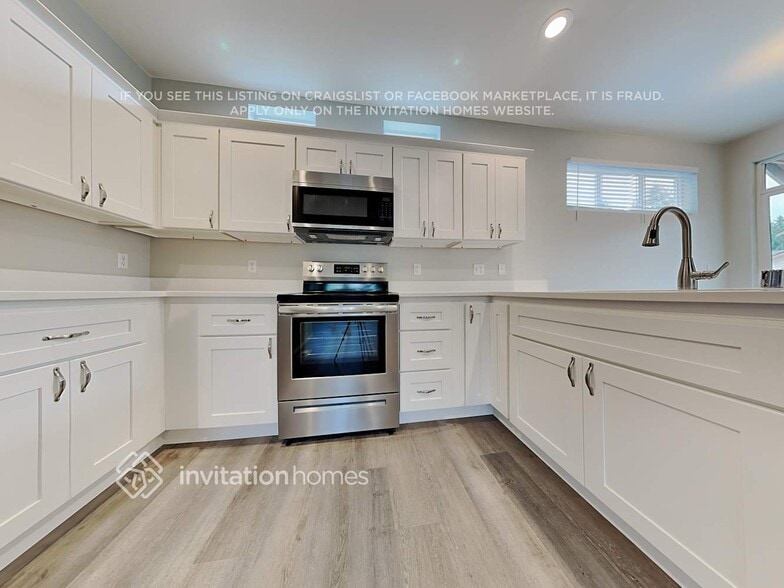 Building Photo - 9115 Periwinkle Loop NE