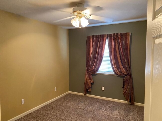 Building Photo - 4 bedroom single story in Manteca!