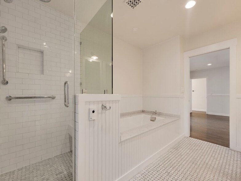 Building Photo - 4231 Stern