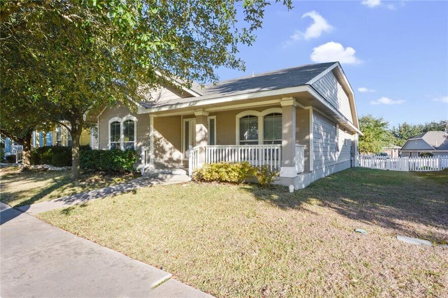 Building Photo - 1021 Rawhide Trl