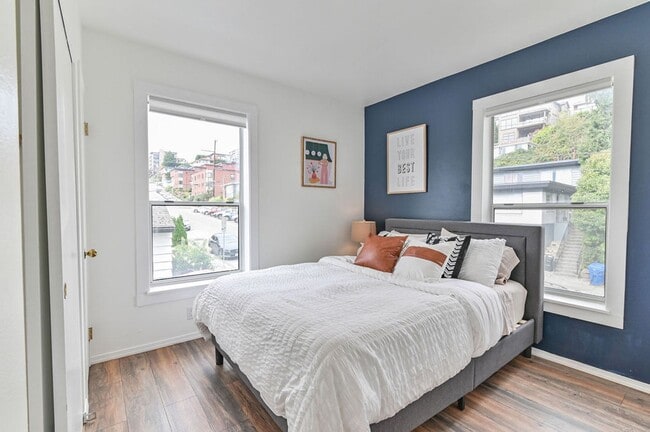 Building Photo - Beautiful 1 bed 1 bath apartment AVAILABLE NOW