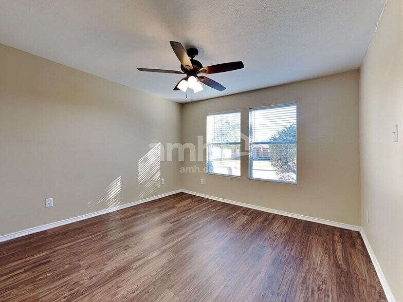 Building Photo - 1514 Lonesome Dove Trail