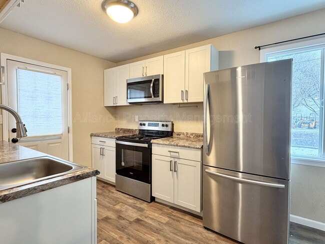 Building Photo - 1902 S Franklin Ave