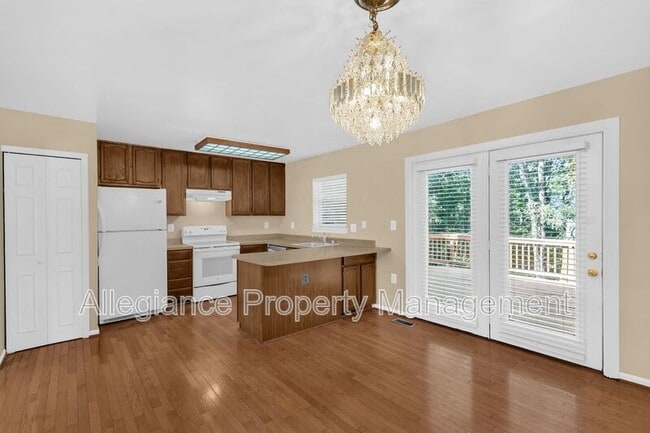 Building Photo - 5743 Burke Towne Ct