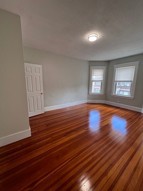 Building Photo - 29 W Tremlett St