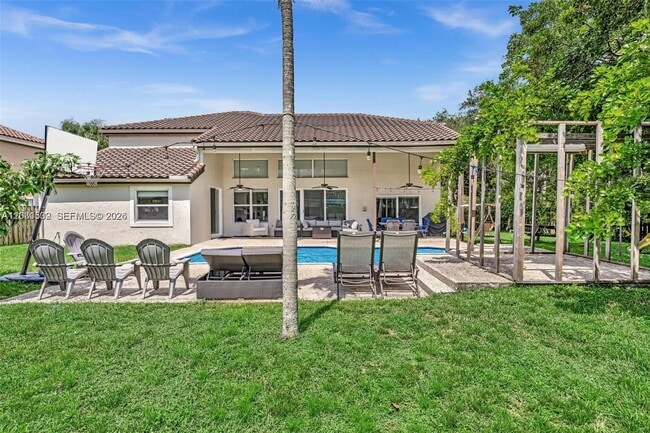 Building Photo - 3877 Bimini Ave
