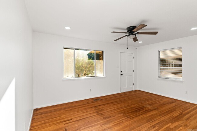 Building Photo - 26 Frostwood Dr