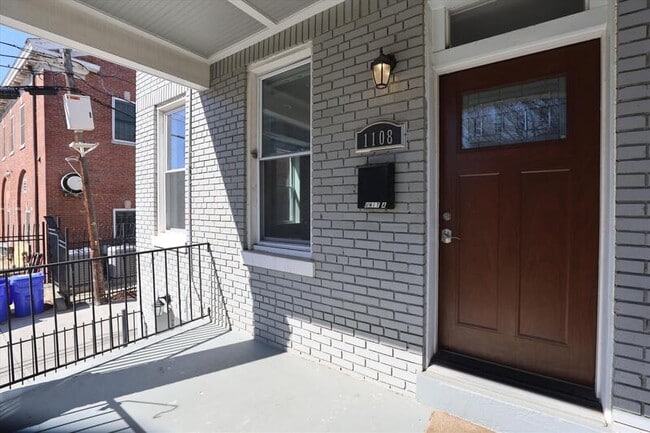 Building Photo - 1108 Orren St NE