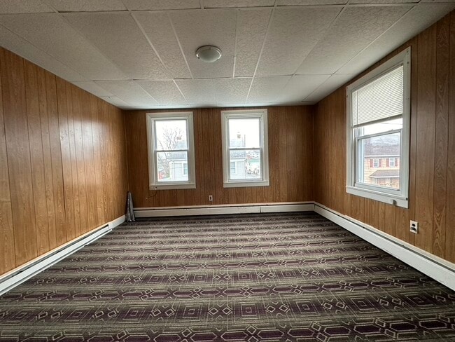 Building Photo - 151 Walnut St