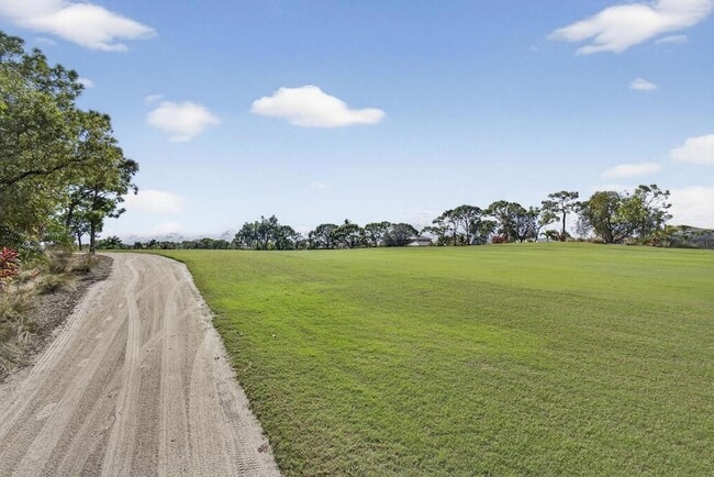 Building Photo - 1940 S Club Dr