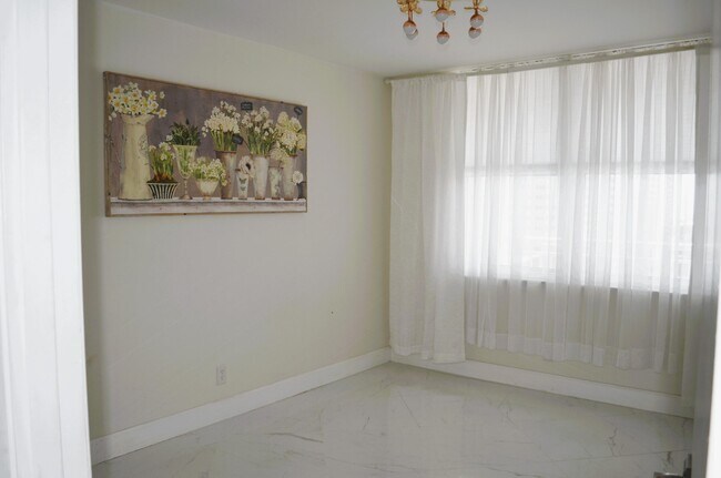 Building Photo - 201 N Ocean Blvd