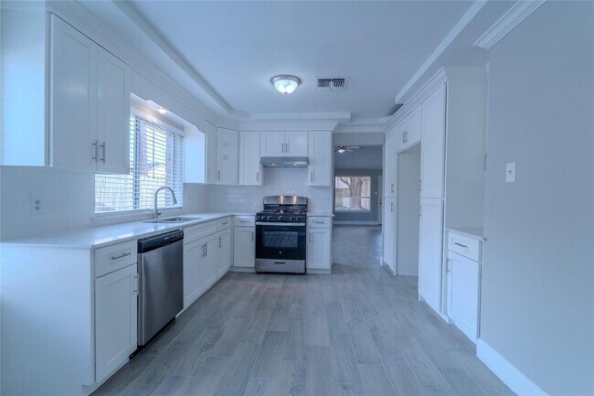 Building Photo - 6507 Desert Rose Ln