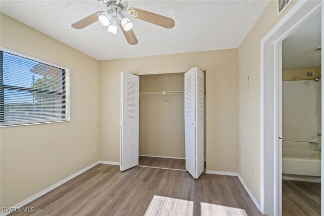 Building Photo - 5325 Summerlin Rd