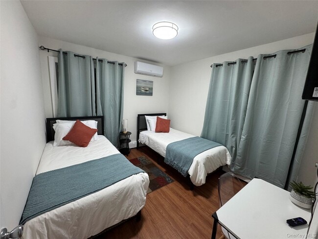 Building Photo - 31-18 106th St