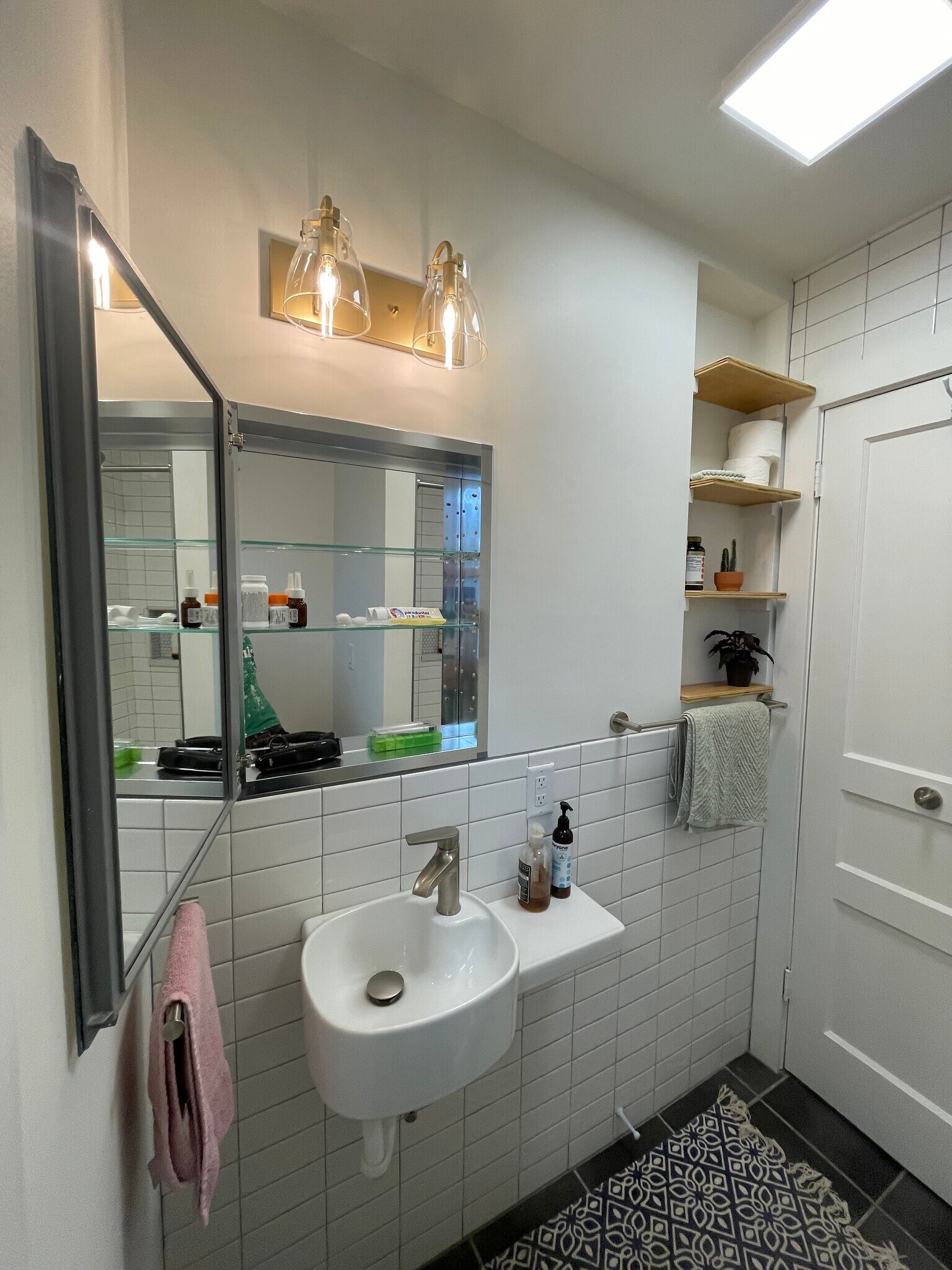 Building Photo - 129 Gordon Ter