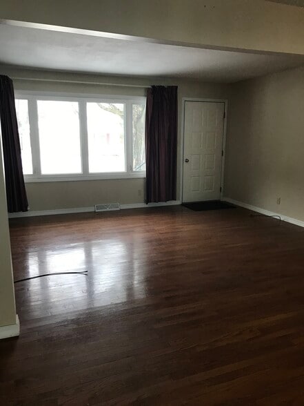 Building Photo - 1708 Kildahl Ave