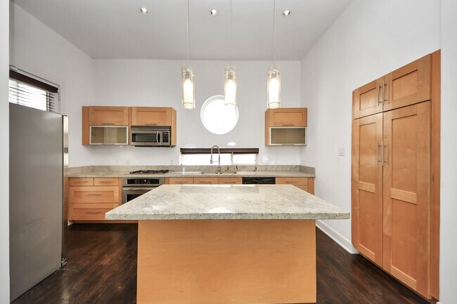 Building Photo - 1822 Southmore Blvd