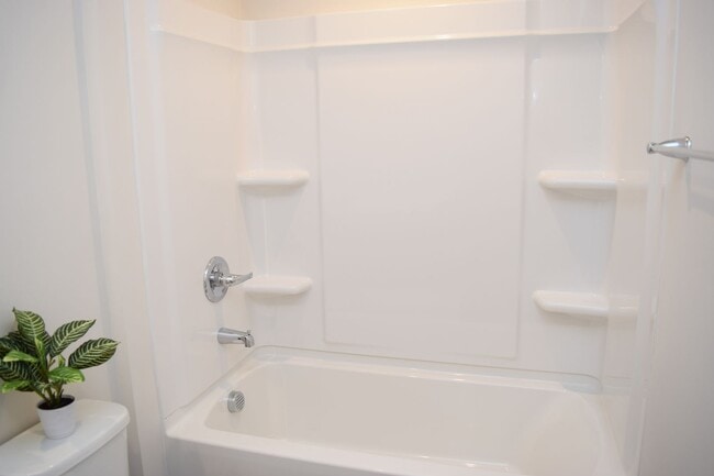 Building Photo - Modern 3-Bedroom Townhouse with Garage & P...